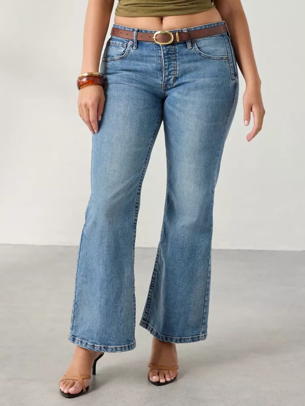 Urban Outfitters | BDG Teo Relaxed Low-Rise
Bootcut Jeans Alberta Wash 28 Waist